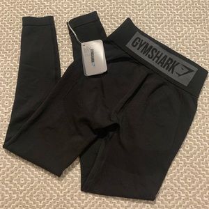 Gym shark leggings